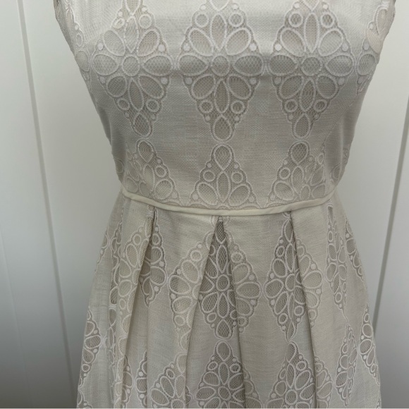 Elegant White Lace Dress - Picture 2 of 5